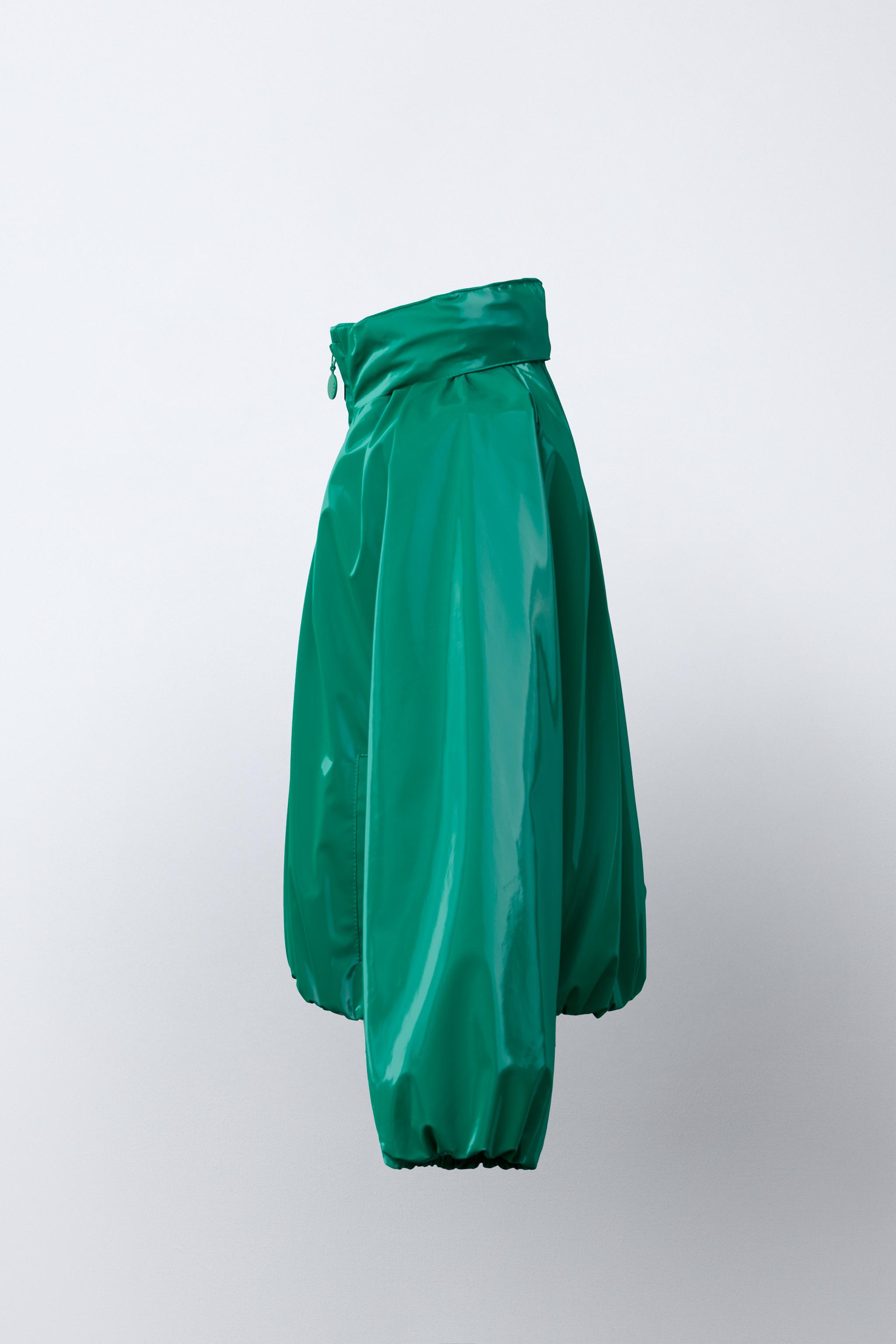 SHINY WATER-RESISTANT RAINCOAT